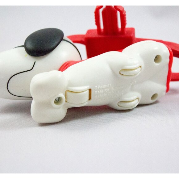 2018 McDonald's Peanuts Snoopy as Masked Marvel Super Hero Toy #6 - Picture 4 of 6